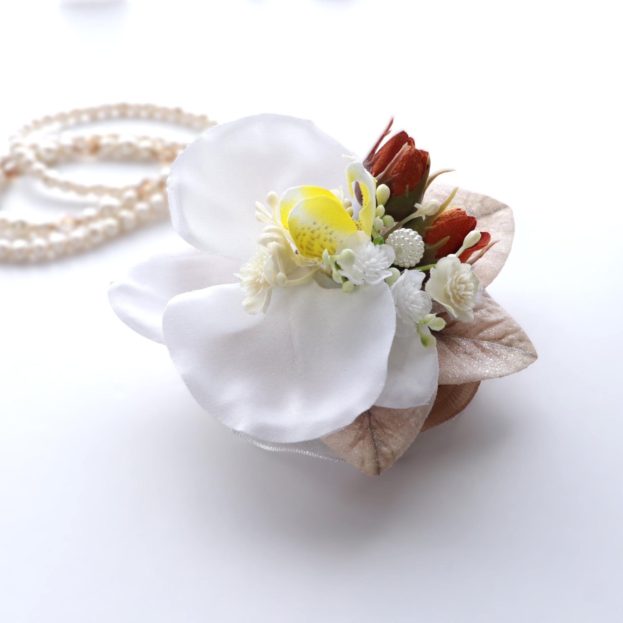 コサージュ　（２ｗａｙ金具）胡蝶蘭　ローズ（蕾）かすみ草 | 3枚目