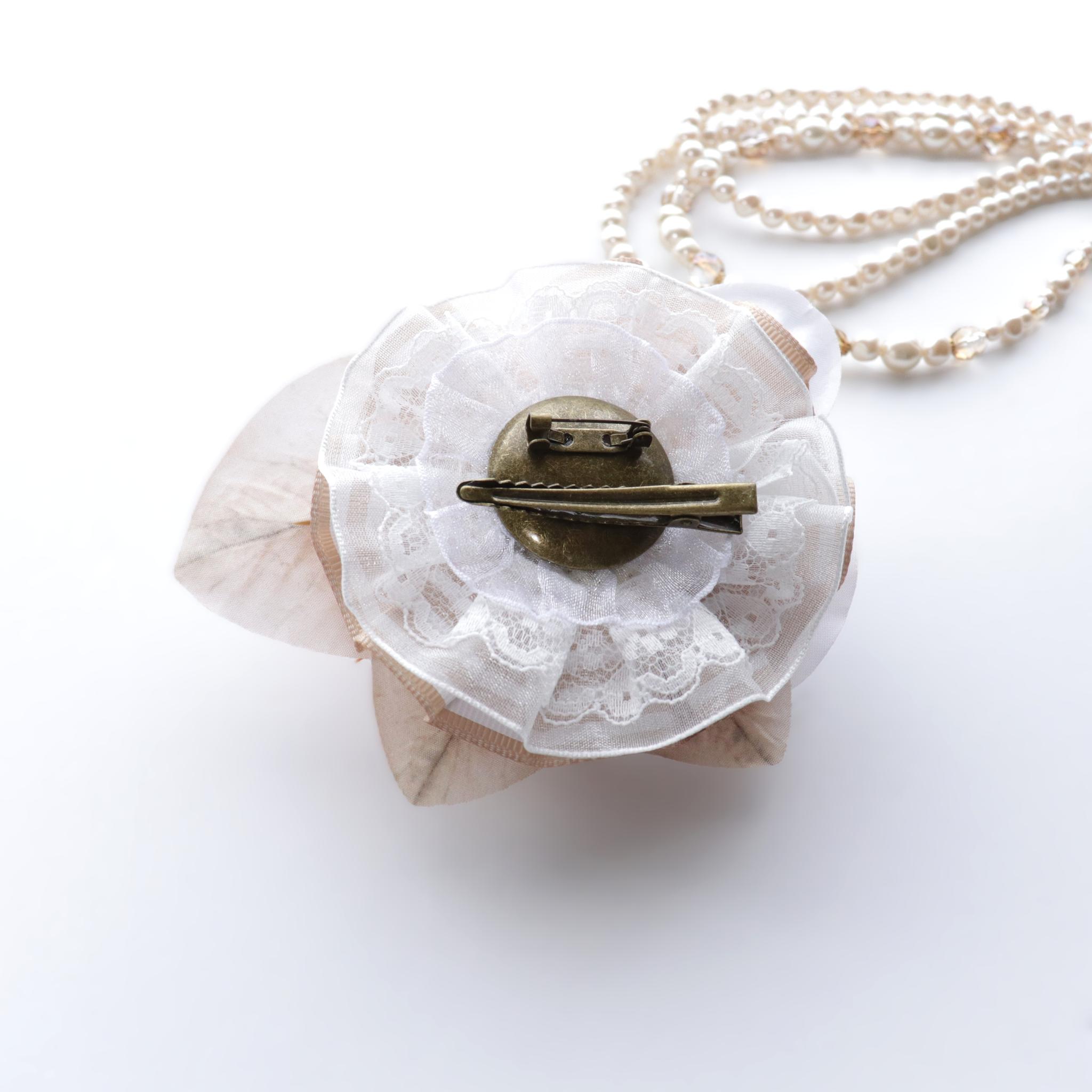 コサージュ　（２ｗａｙ金具）胡蝶蘭　ローズ（蕾）かすみ草 | 4枚目