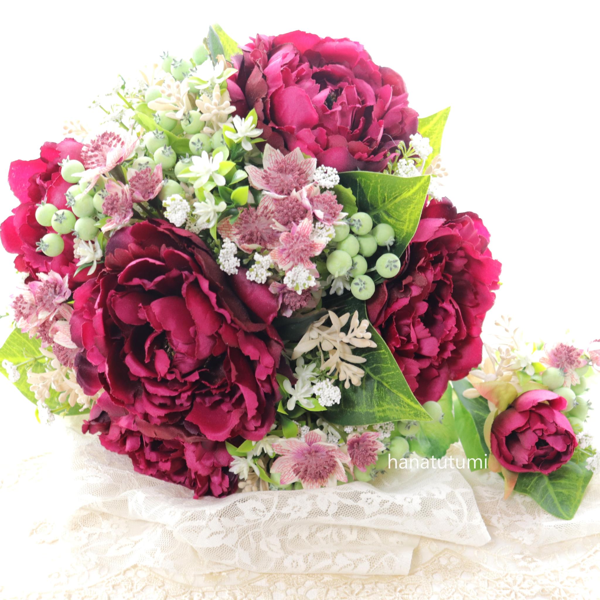 【送料込み】マゼンダ色の華やぎブーケ　ブートニア　スタンド付き（北海道・沖縄のみ別途送料）