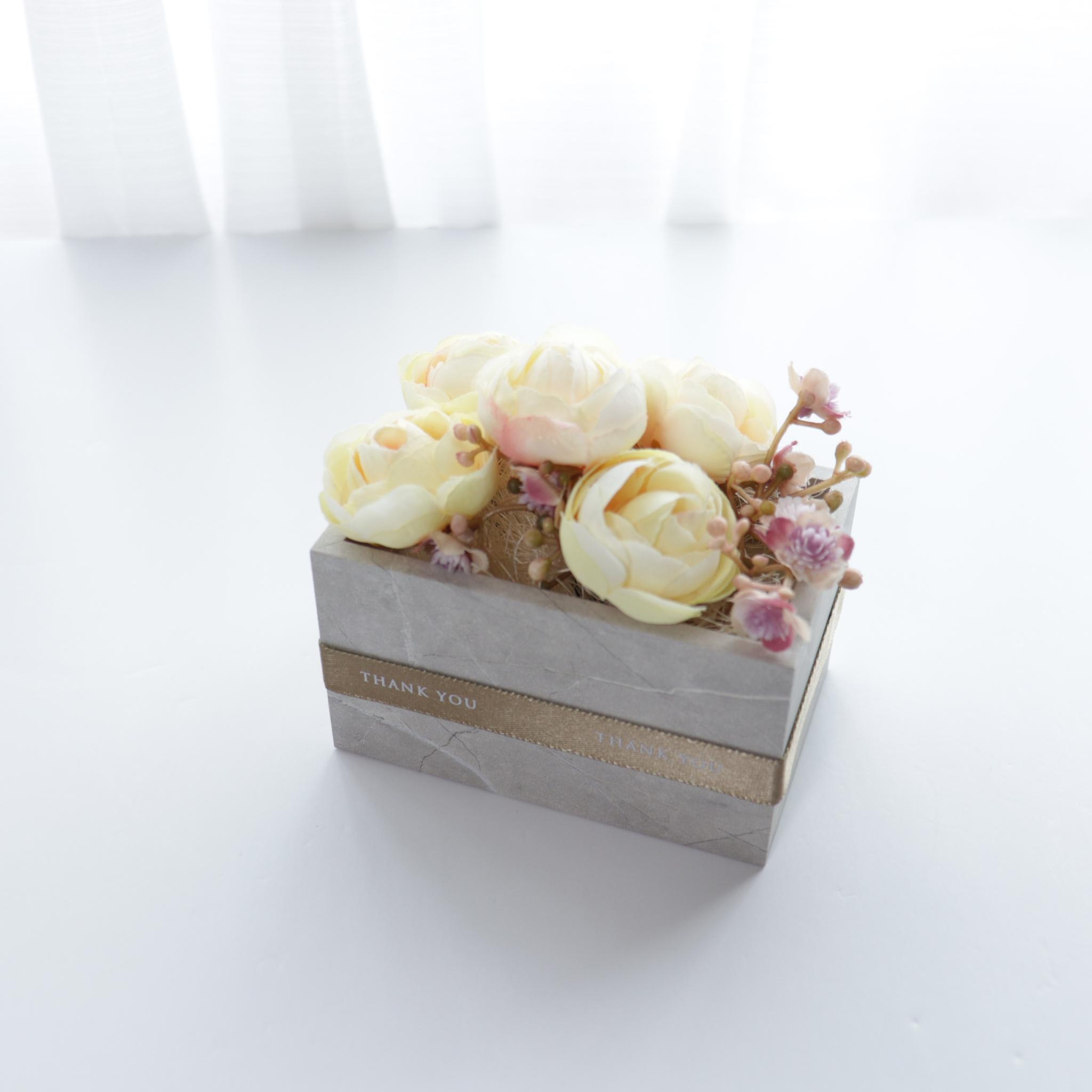 【送料込】メッセージフラワー【Floral box】ラナンキュラス ミルキーイエロー (送料:北海道・沖縄別途金額) | 3枚目