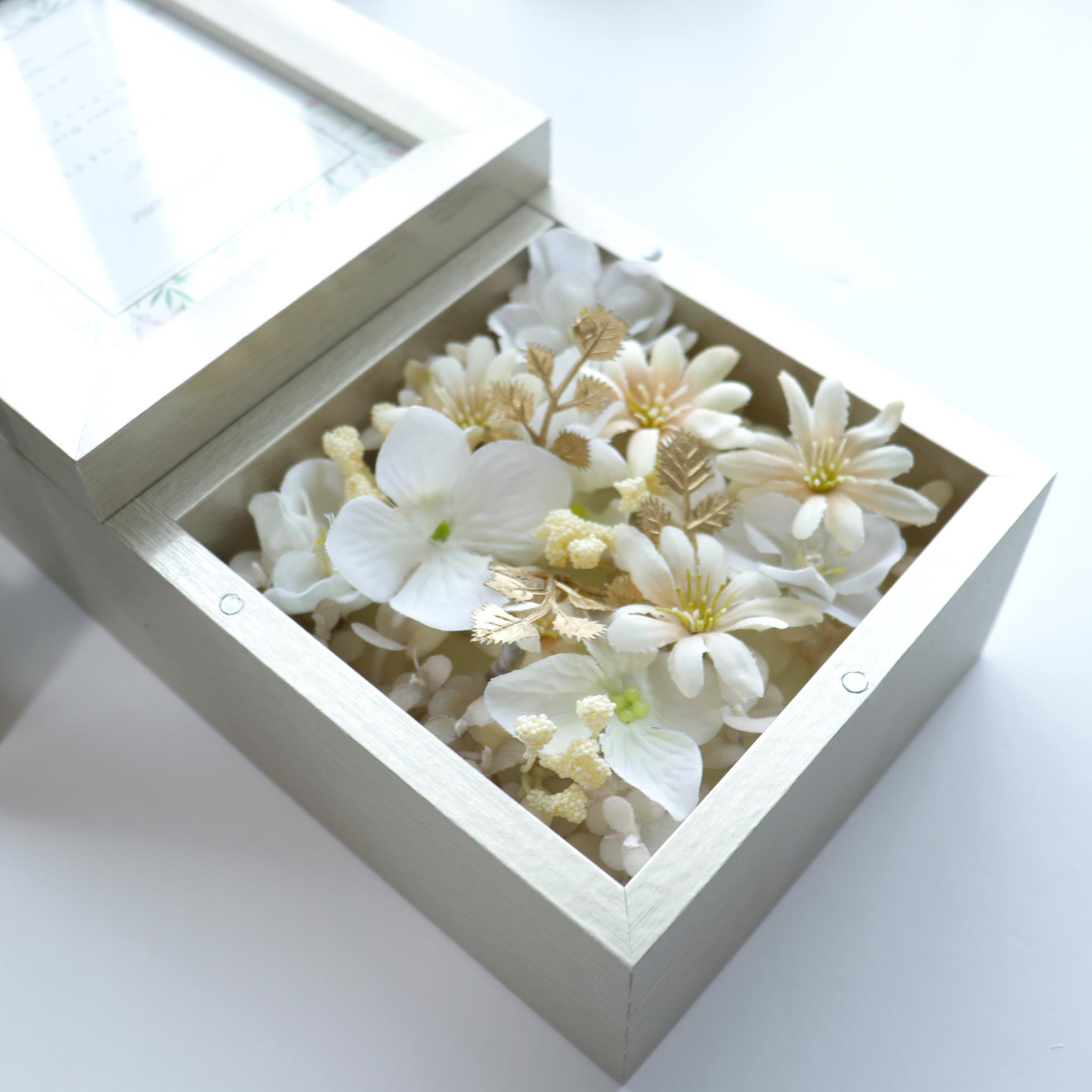 【送料込み】 フォトフレーム(メモリーボックス付) White flower(北海道・沖縄のみ別途送料) | 3枚目