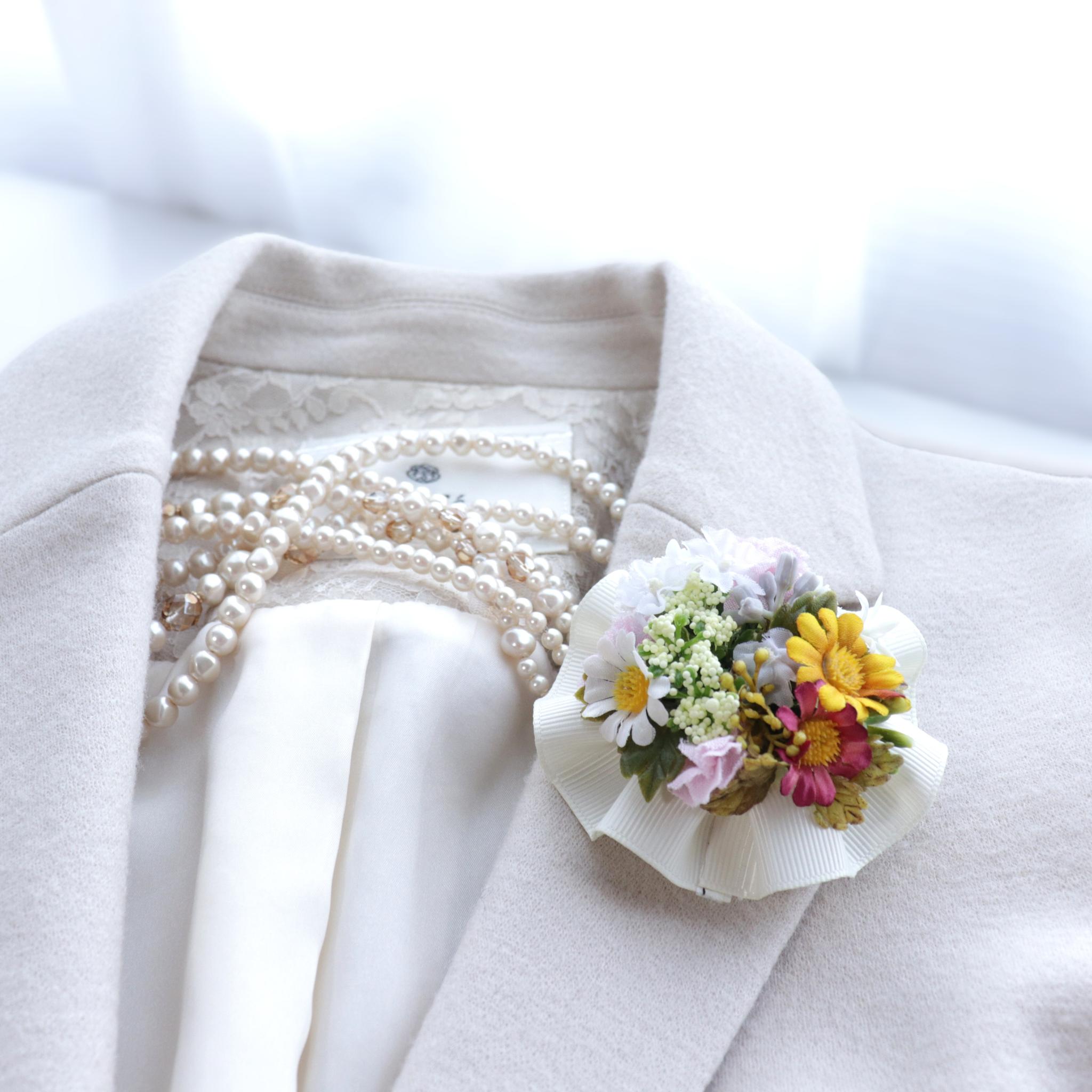 コサージュ かすみ草 サクラ草 マトリカリア(2wayタイプ) | 5枚目